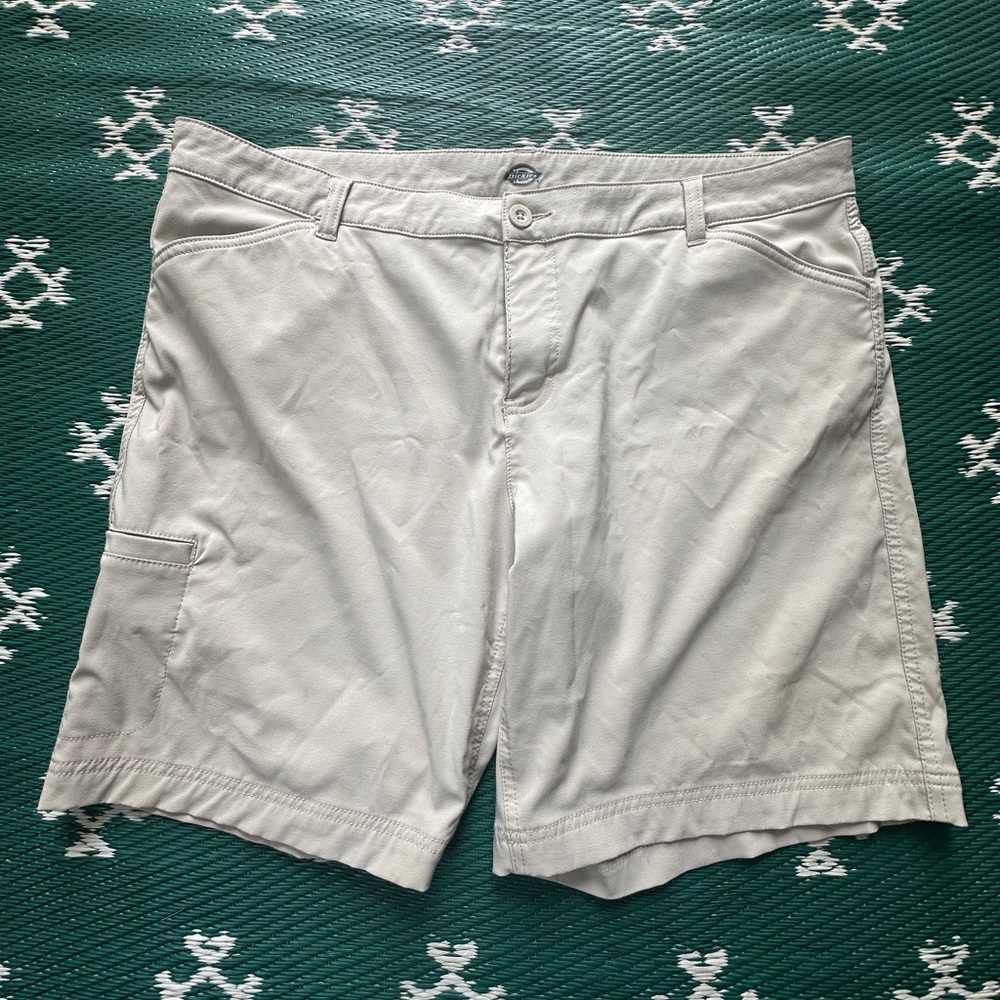 Dickies Brand Shorts – Size 18 Womens